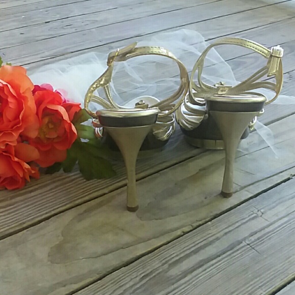 FREE WITH BUNDLE 2+ - Picture 3 of 6